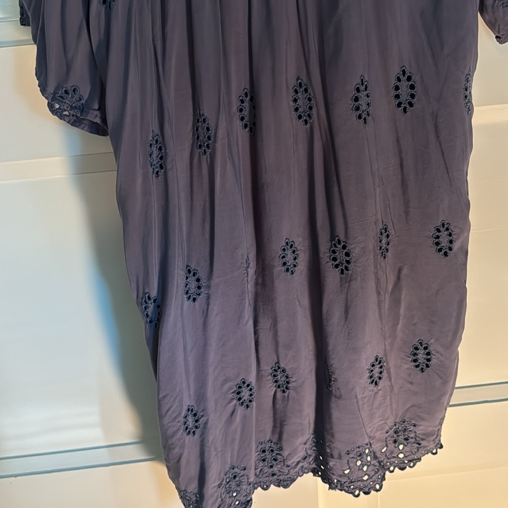 Robe - Picture 8 of 8